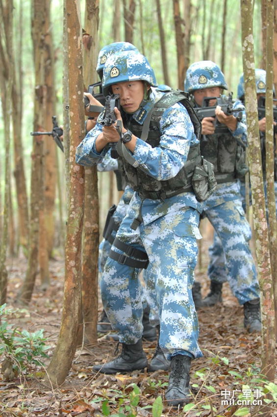 海军陆战队清华毕业军官:战场上谁弱谁就死【4】