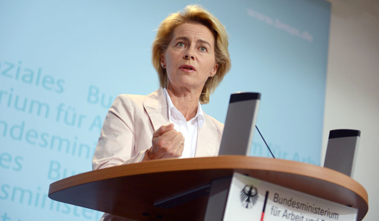 冯德莱恩被任命为首位<em>德国女性</em>国防部长(图)