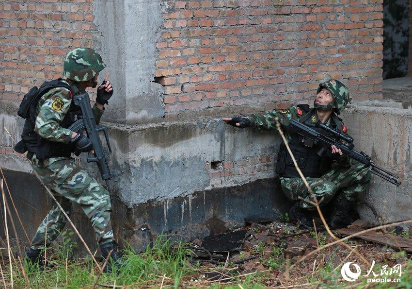 5��11�գ���������ս��Ա�������������ڹ۲�����ǽ�����顣����/CFP