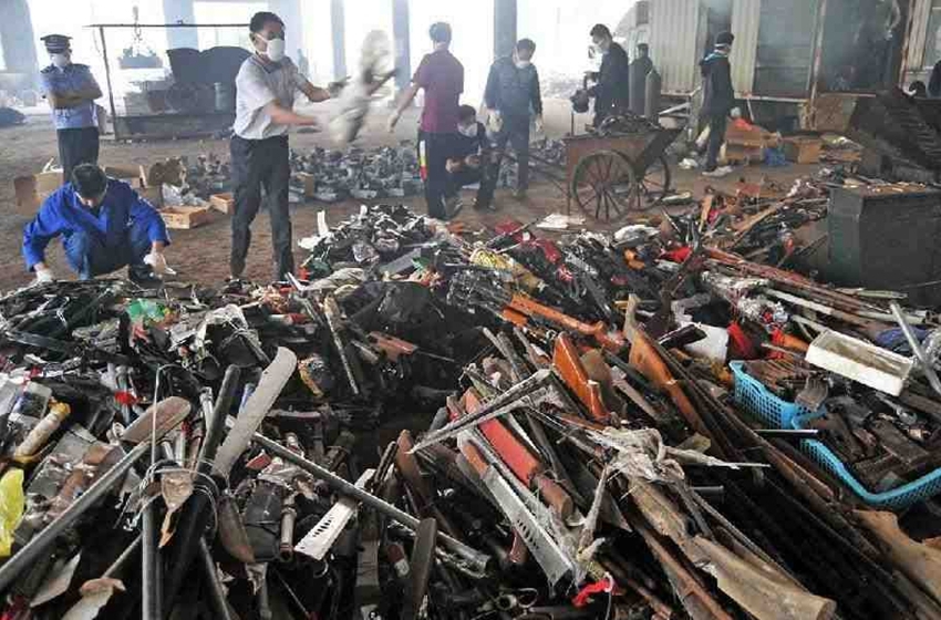 高清:长沙警方集中销毁数千支枪支和管制器具