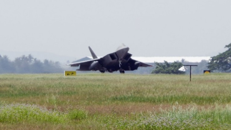 ����F-22�����ս�������������ǰ�����˹�վ����ؽ���