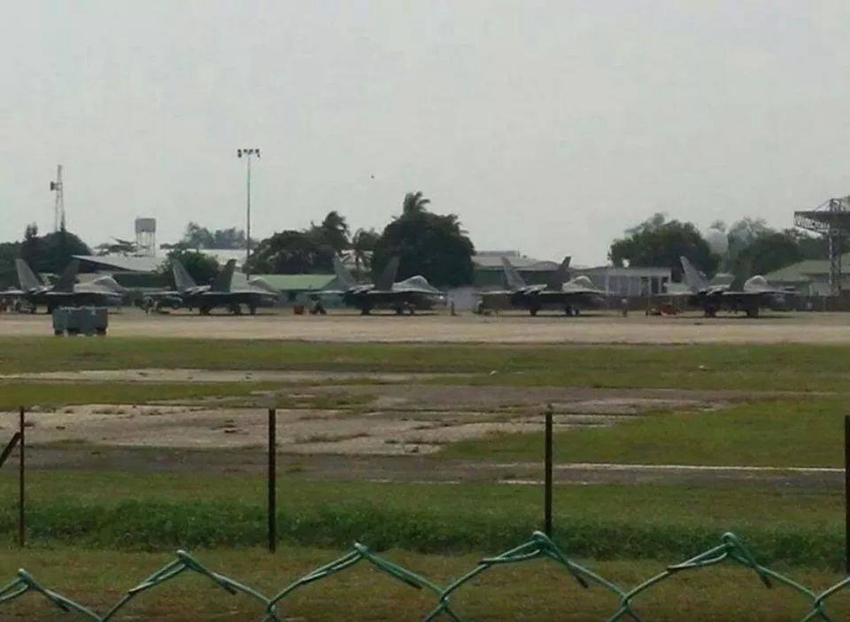 ͣ�����������ǿվ������ڵ������վ�F-22ս����