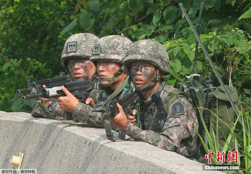 高清:韩国军方对哨所枪击事件肇事士兵启动全