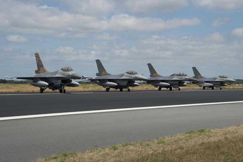 ����ʱF-16�жӡ�������