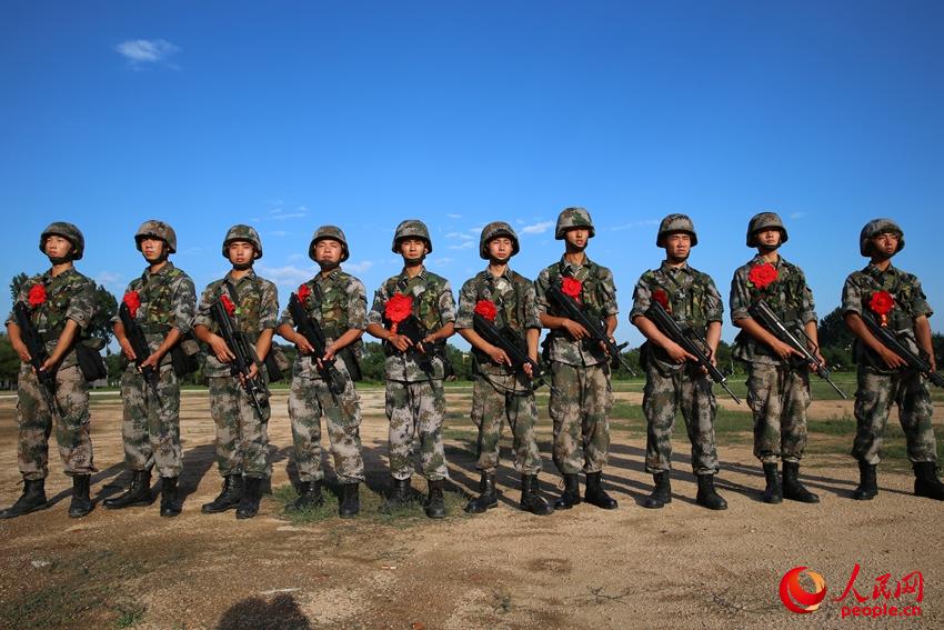 高清:沈阳军区39军某团红八连打造战时刀尖