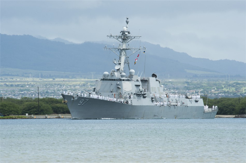 ��������USS Halsey (DDG 97) �����𽢵ִ������