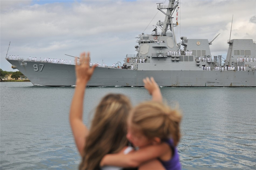 ��������USS Halsey (DDG 97) �����𽢵ִ������