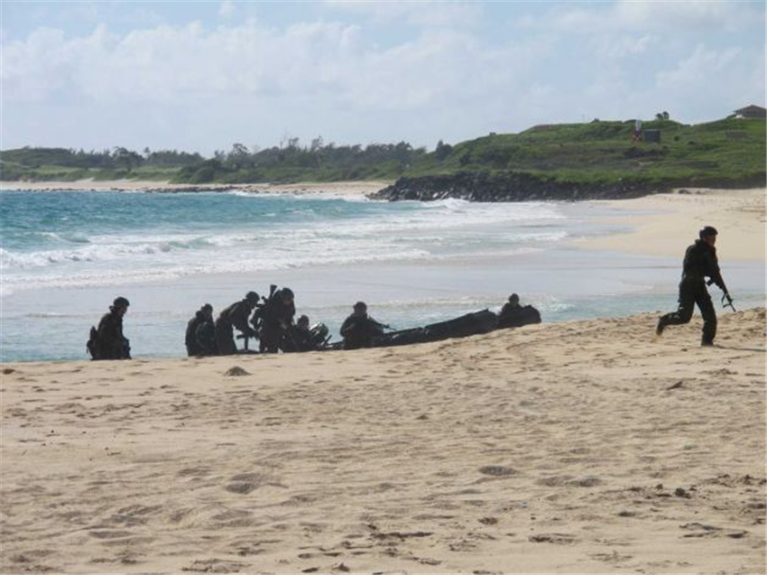 ����ʱ��2014��7��29�գ�����Kaneohe���壬����̫ƽ��-2014��������Ͼ�����ϰ�ϣ��ձ����Ӿ������ܵ�½��սʵ��ѵ����