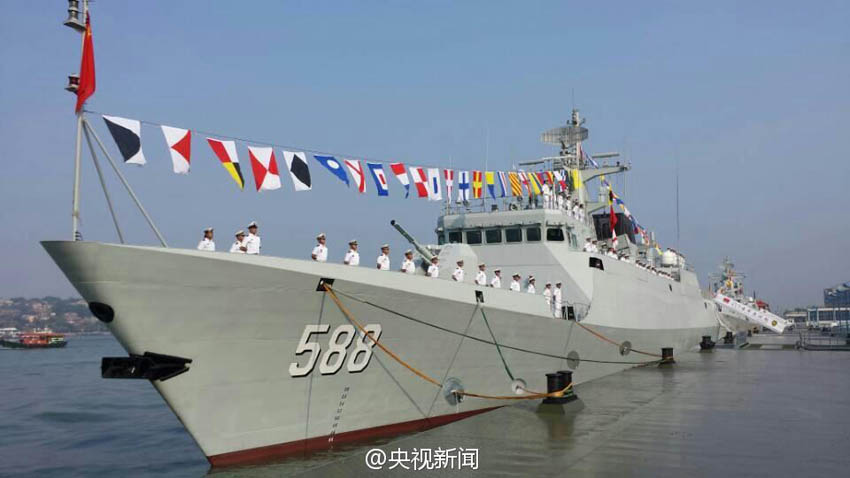 高清：新型导弹护卫舰泉州舰加入海军战斗序列