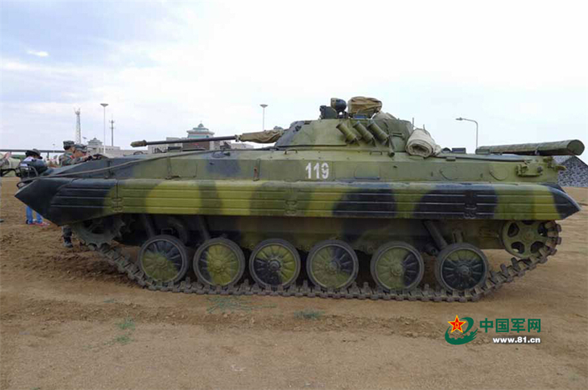 俄方BMP－2步战车