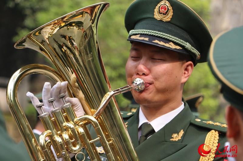 ����ı���