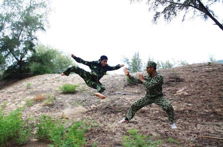 �����գ�����ý�巢����һ��Խ�Ͼ��ӵ��ճ�ѵ����Ƭ������Խ�ϴ����ɽ�ش��ֵش��������սʱ������˵�ʹ��αװ�����Ǳر��ļ��ܡ�����Խ��ʿ����αװ��ʽҲ���˸е����棬�������Ϳ����������ݡ�