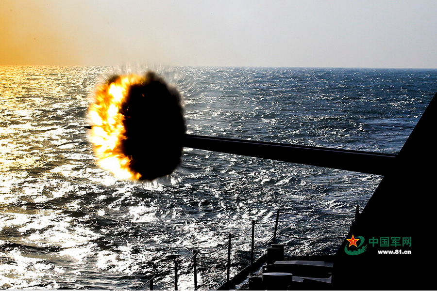 高清：東海艦隊戰艦各型火炮進行海上實彈射擊