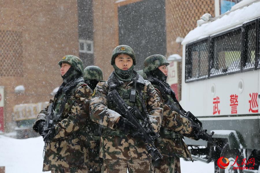 走進新疆總隊 之風雪下的大巴扎