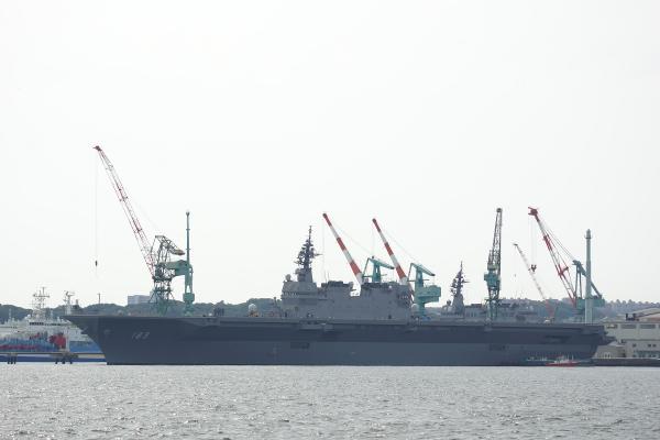高清:日本最大战舰出云号准航母服役