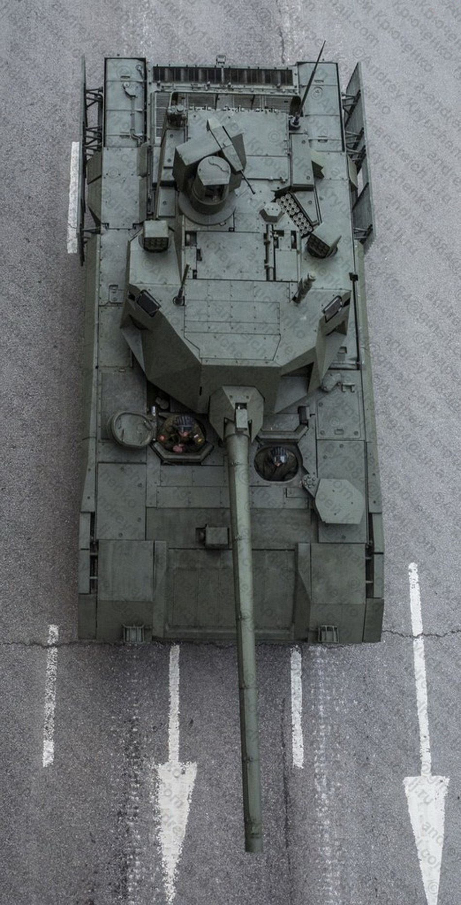 高清:俄軍閱兵新型T-14阿瑪塔坦克細節
