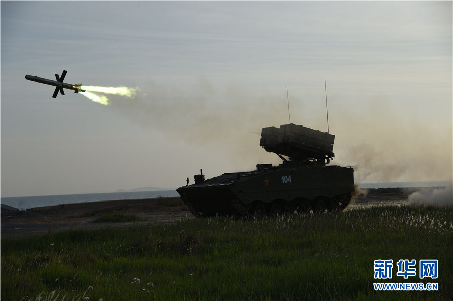 6月4日，參演的“紅箭-10”反坦克導彈正在進行實彈射擊。劉逢安 攝