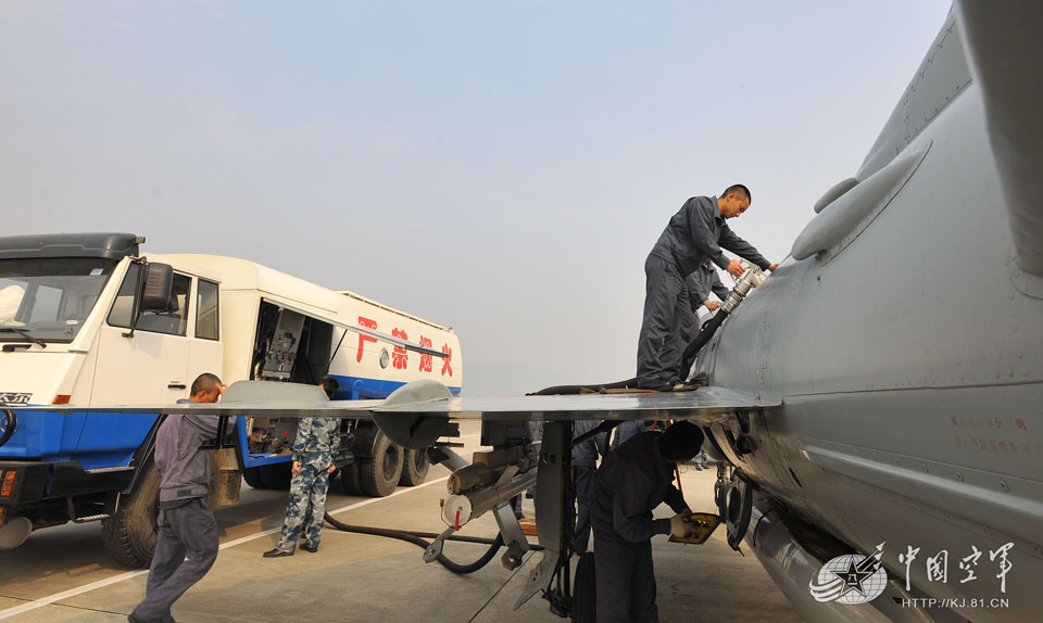 高清:空军进驻西南地区民用机场