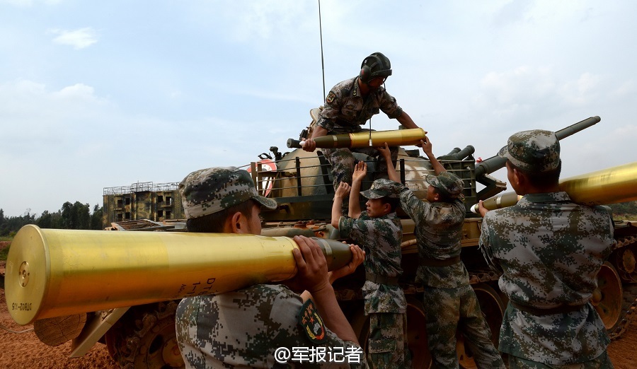 高清：駐雲南59D坦克主炮震撼開火 目標炸開花【3】