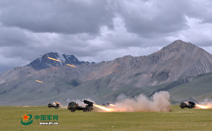高清：西藏軍區炮兵團大山中火箭炮齊射【3】
