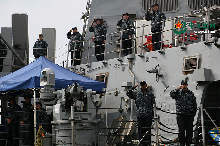 高清:美海軍“斯特蒂姆”號驅逐艦訪問青島【3】