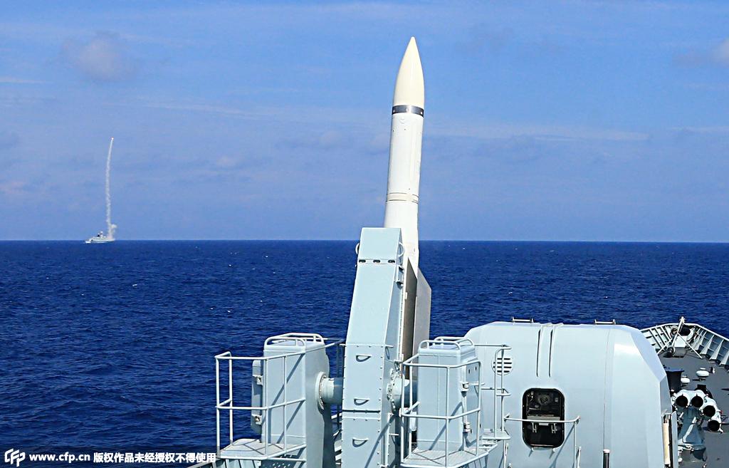 高清:中國海軍公開南海演習發射反艦和防空導彈照片【4】