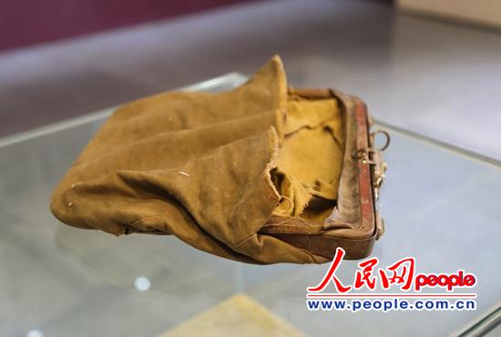 陳翰章親人收藏的日軍公文包。攝影：閆嘉琪