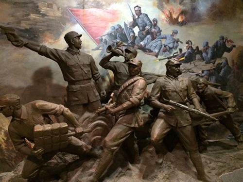 遷安博物館內的抗戰雕塑