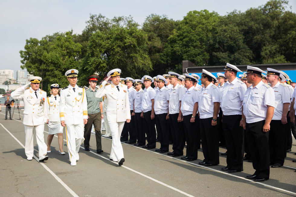 高清:中國海軍參演艦隊抵達俄港口【21】