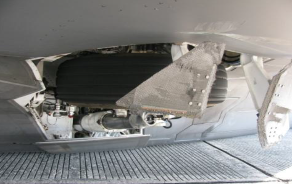 ����:���ظ���������F-22ֱ���ĵ��ϡ�3��