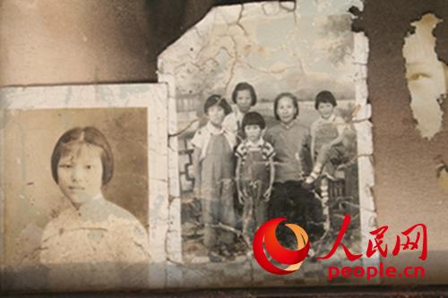 沈佩蘭年輕時的照片和她的孫輩們的合影（蕭山區委黨史研究室提供）