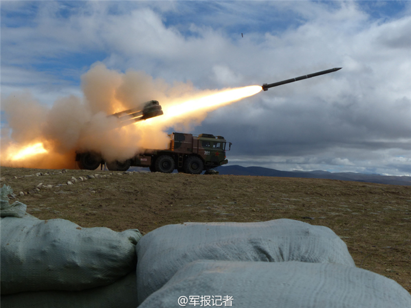 高清：我遠程火箭炮在高海拔地區演練多彈種火力打擊【2】