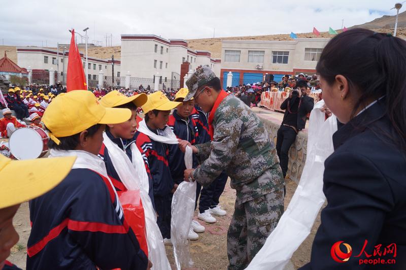 資助當地小學