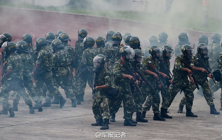高清：武警廣東邊防部隊假日演練處置恐怖事件【5】