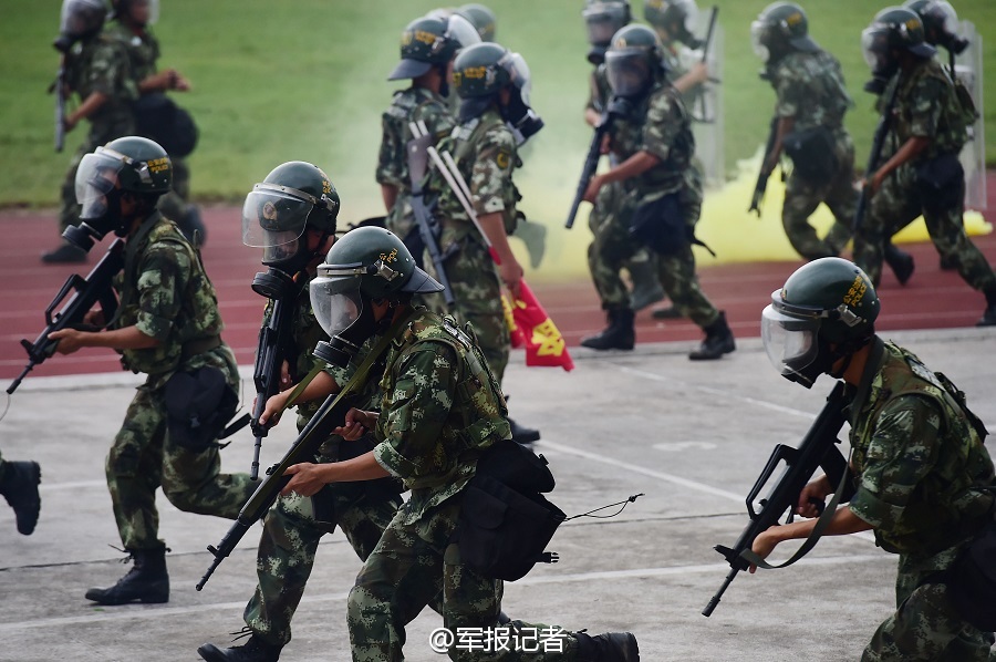 高清：武警廣東邊防部隊假日演練處置恐怖事件【3】