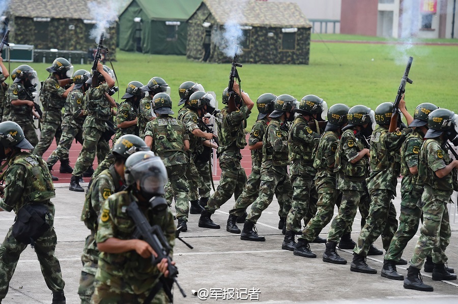高清：武警廣東邊防部隊假日演練處置恐怖事件【6】