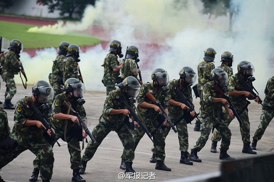 高清：武警廣東邊防部隊假日演練處置恐怖事件【4】