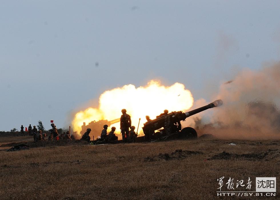 高清:群炮齊射 沈陽軍區某炮兵團實戰化演練打出“滿堂彩”【10】