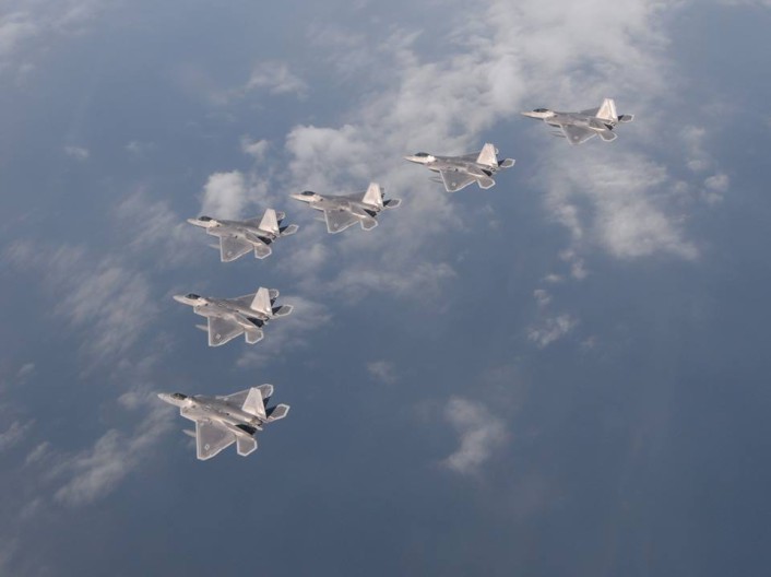 ����:����15��F-22��Ӻ�ɨ�ɹ�ī�����塾6��