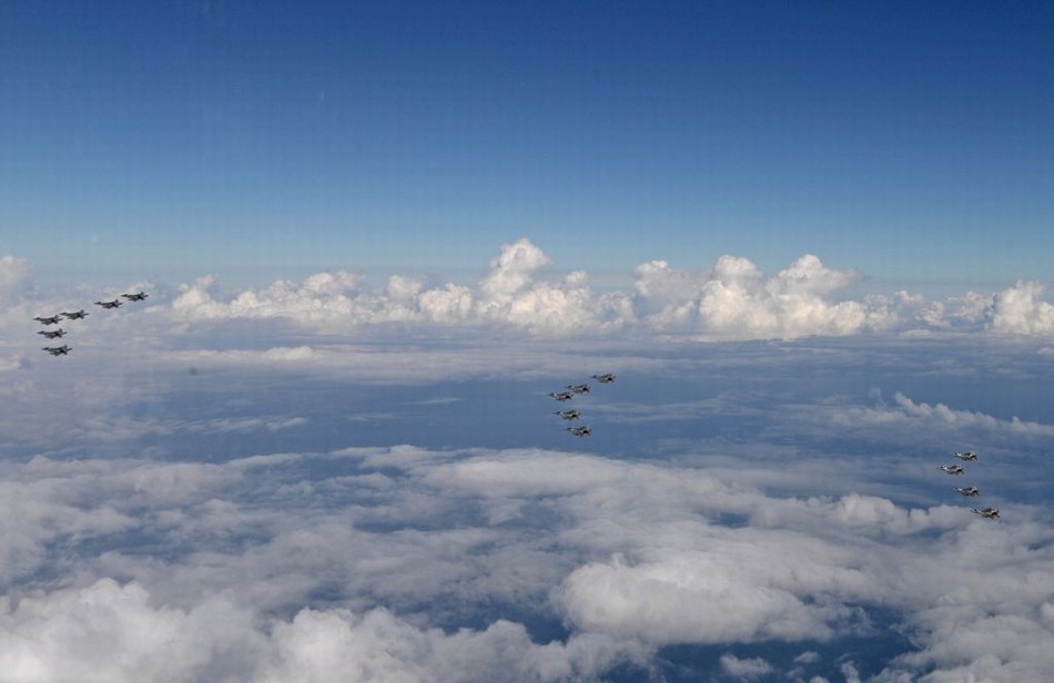 ����:����15��F-22��Ӻ�ɨ�ɹ�ī�����塾2��
