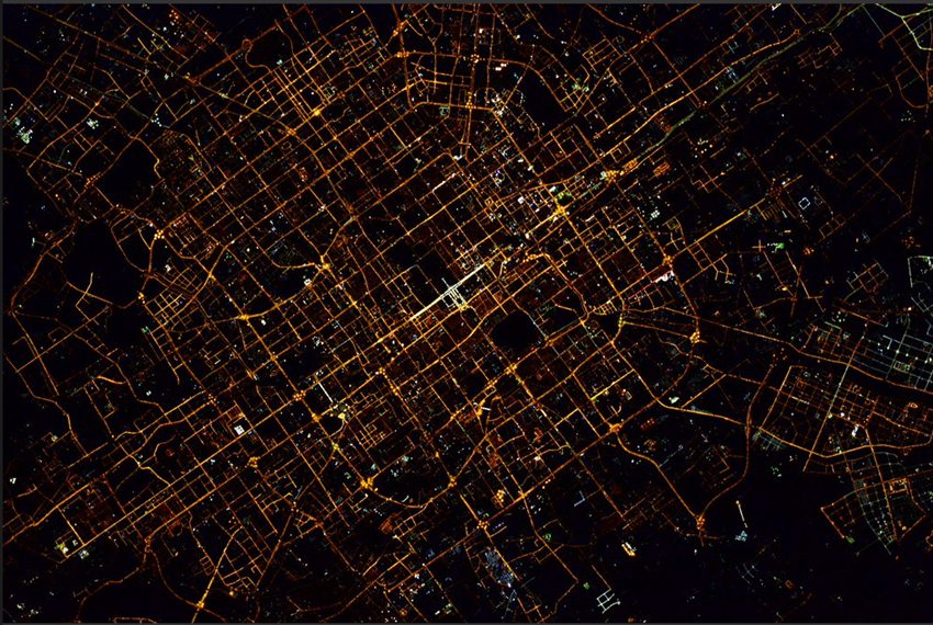 12月2日，美国宇航员Scott Kelly从国际空间站拍摄的北京夜景。