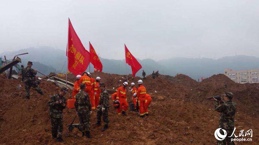 武警水電部隊馳援深圳山體滑坡救援 摧毀“攔路虎”【9】