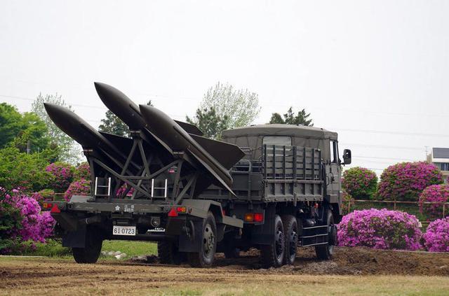 組圖:日本自衛隊導彈公路上彈頭掉落【5】