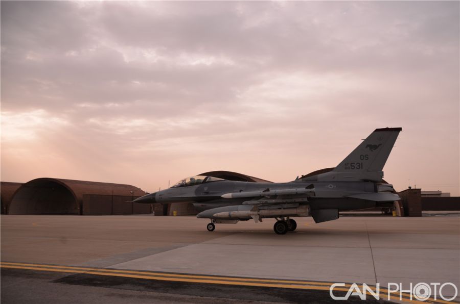 組圖：美軍F-16"戰隼"戰機在韓國烏山空軍基地參加戰斗訓練【3】