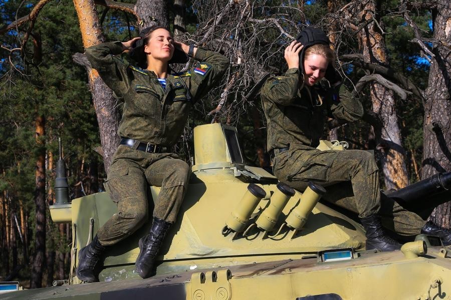 高清:俄軍女空降兵有顏值也有戰力【4】