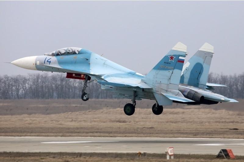 與蘇-27基礎型號相比較，蘇-27UB的設備一樣，但是加裝了后駕駛艙。