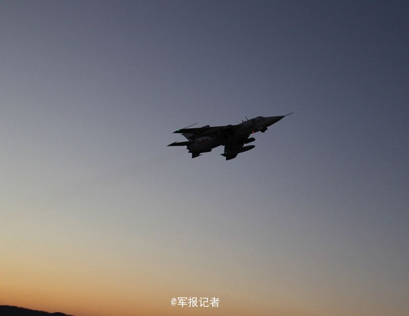 ���壺����ս���վ�ս������ ��չ����ҹ����ѵ��