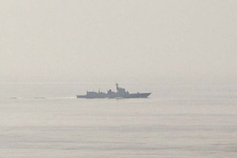 圖中的疑似中國海軍驅逐艦