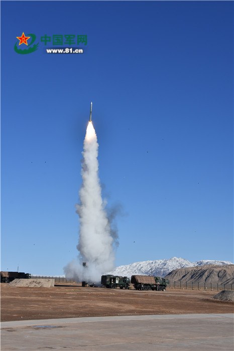 高清：空军导弹某师发射国产某新型地空导弹