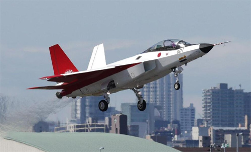 22日上午，日本國產隱形戰機X-2“心神”驗証機試飛 